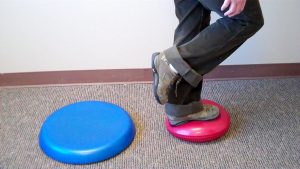 Static and dynamic balance deficiencies in chronic low back pain. Static and dynamic balance deficiencies in chronic low back pain.
