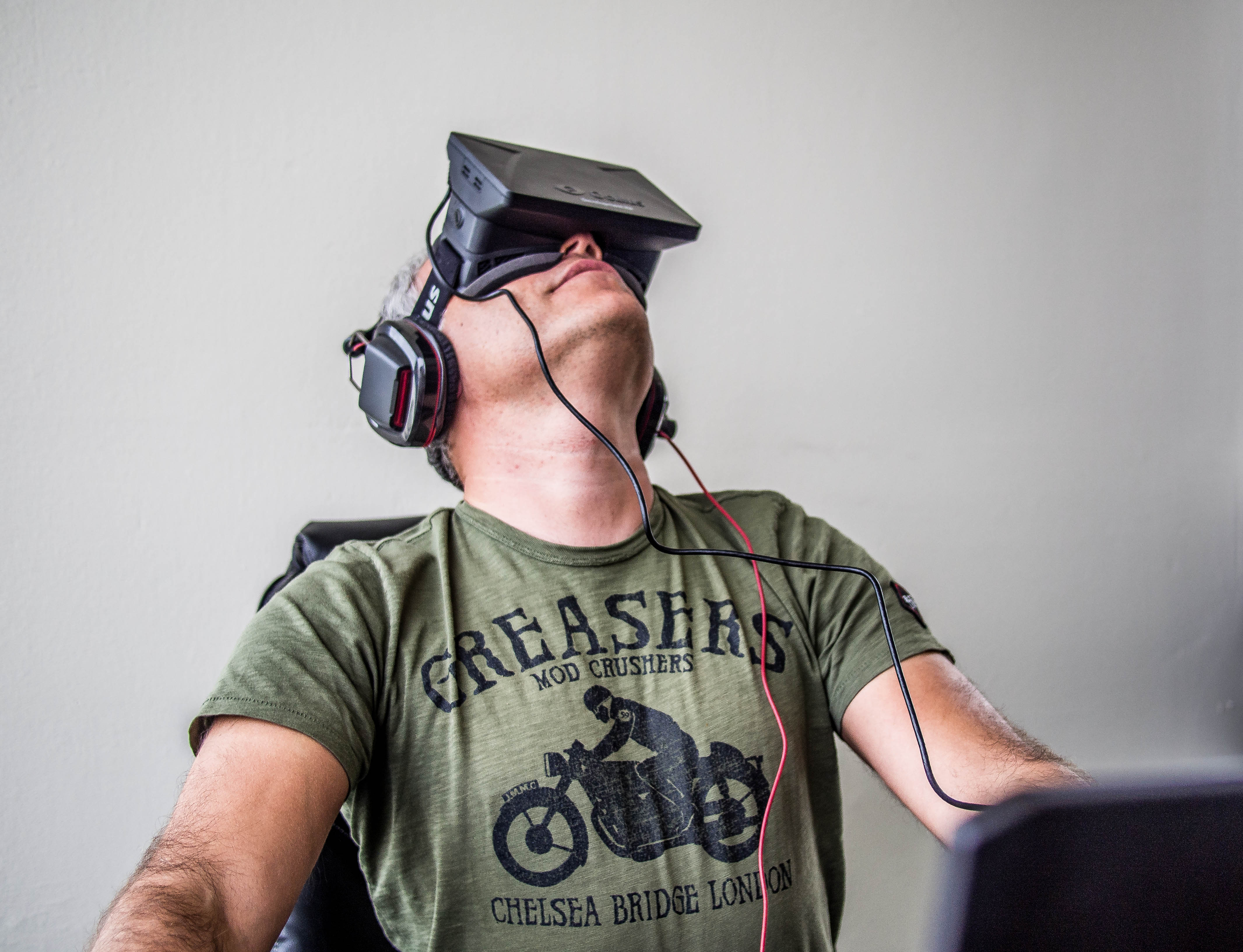 Virtual reality interface devices in the reorganization of neural networks in the brain of patients with neurological diseases Virtual reality interface devices in the reorganization of neural networks in the brain of patients with neurological diseases